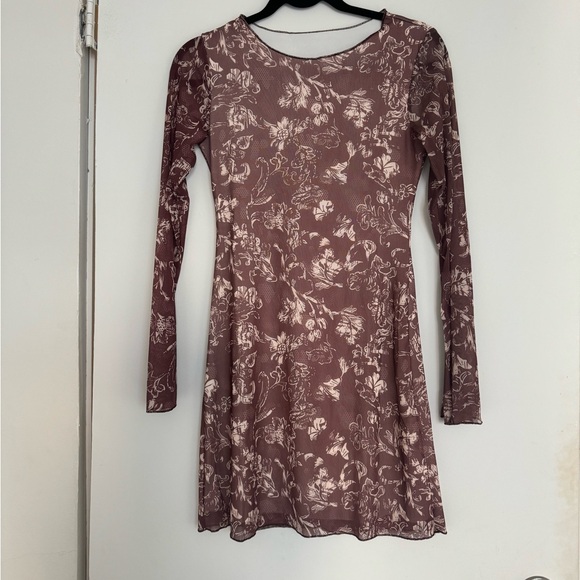 Cute long sleeve dress - Picture 2 of 3